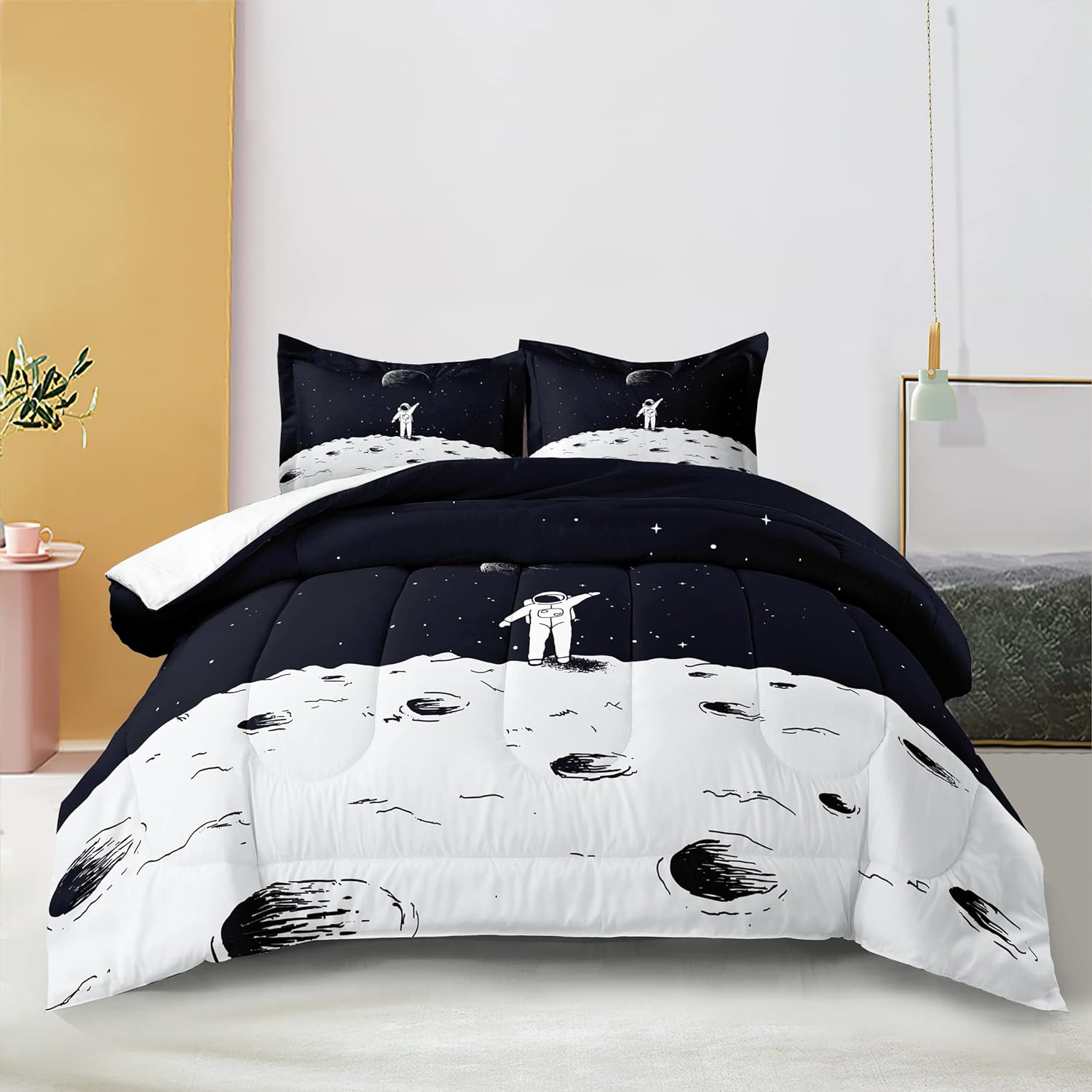 Astronaut Bedding Set Outer Space Astronaut On The Planet Duvet Covers Black